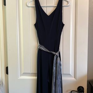 Women’s Navy jumper, size M